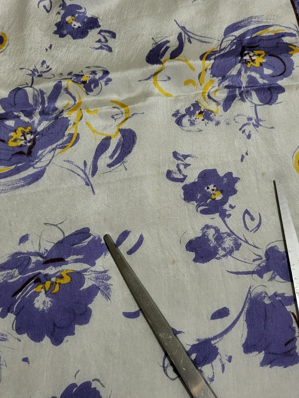 Vtg The Specialty House Scarf Purple White Floral 100% Silk Japan 10